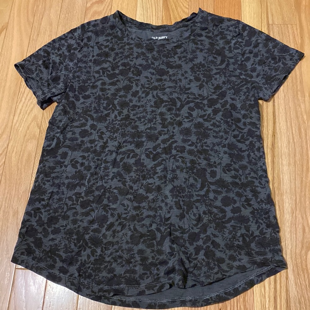 Old navy black graphic tee